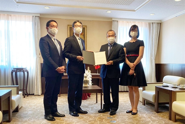 Vietinbank donates to support Vietnamese students in Japan